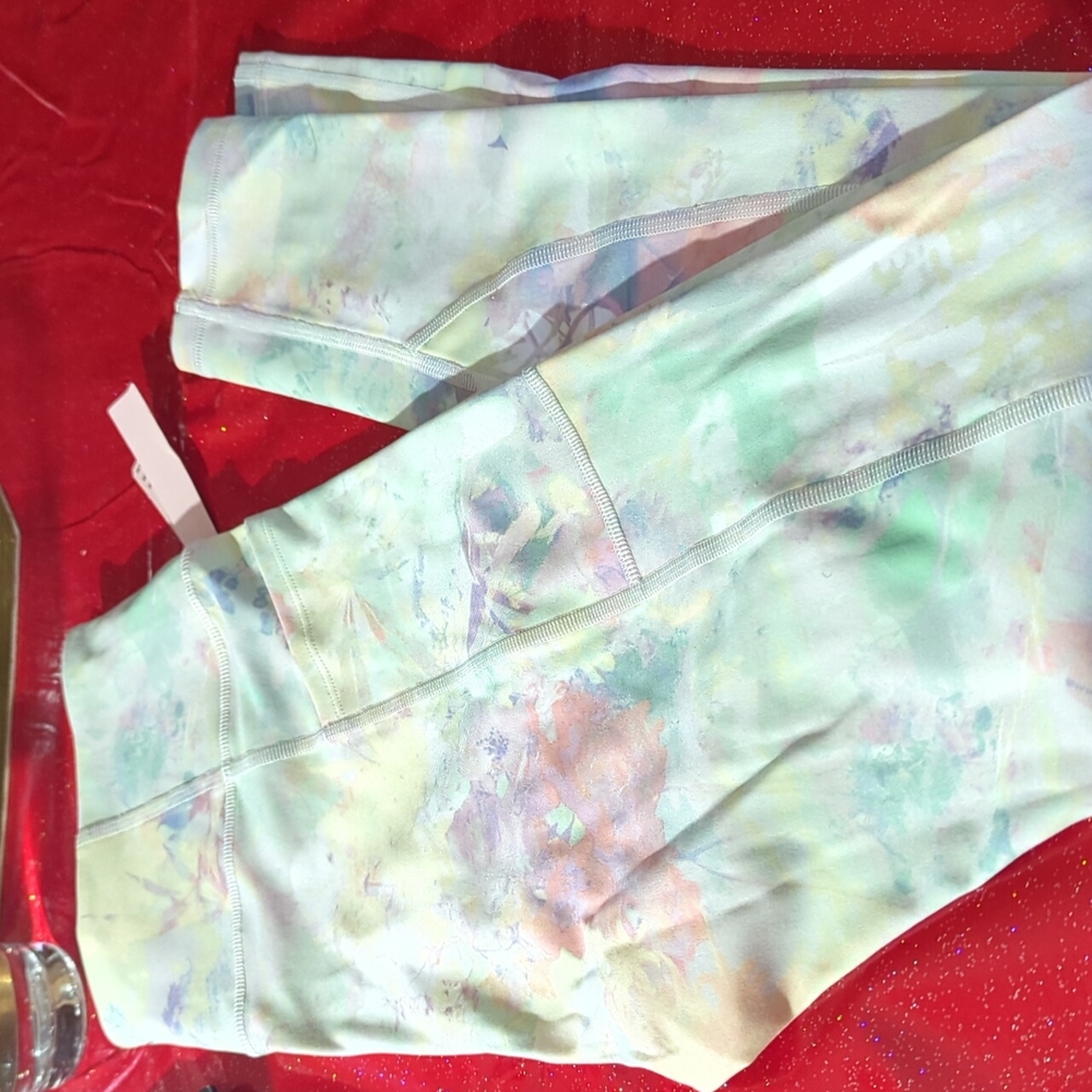 Victoria's Secret Incredible Essential Legging Floral Print